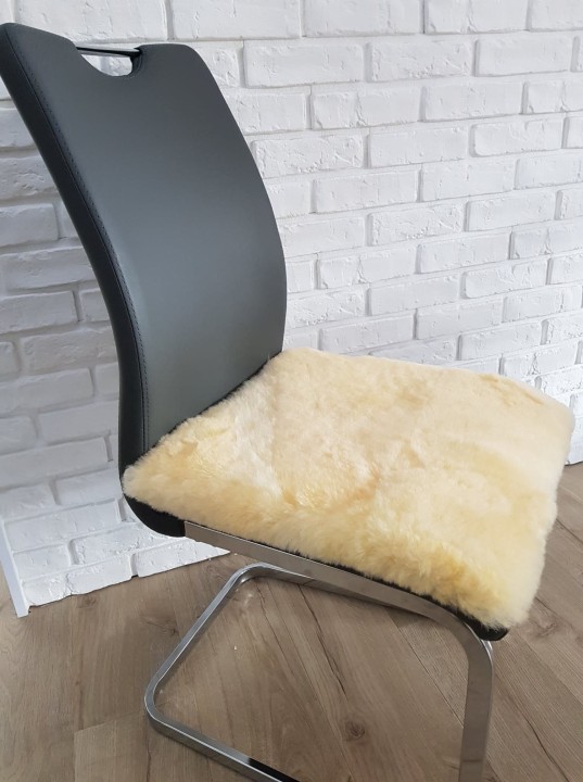678