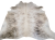 Naturalna skóra bydlęca 230x215 cm rozłożona w dużym salonie - TYGRYS - dekoracyjneskory.pl