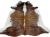 Naturalna skóra bydlęca BRĄZOWO-BIAŁA 210x190 cm rozłożona w dużym salonie  - dekoracyjneskory.pl