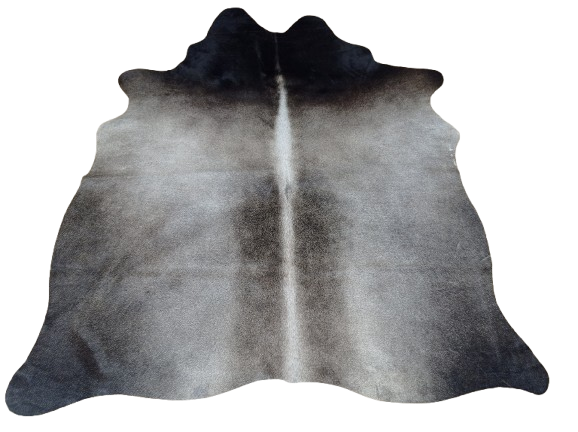 Naturalna skóra bydlęca SZARO-BRĄZOWA 140x130 cm rozłożona w dużym salonie  - dekoracyjneskory.pl